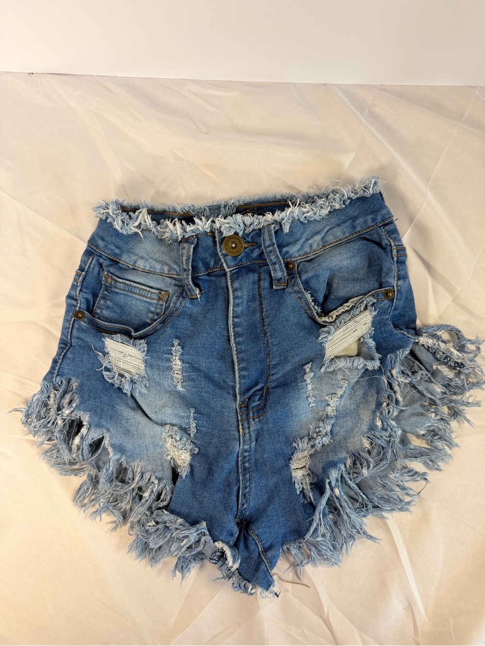 Red Fox Jeans High Waisted Heavy Distressed Frayed Fringe Denim Shorts Small